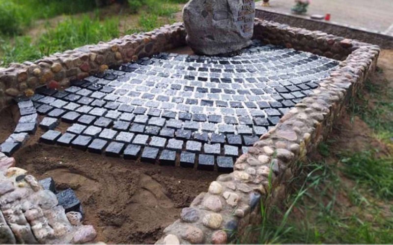 Мощение из гранитной брусчатки